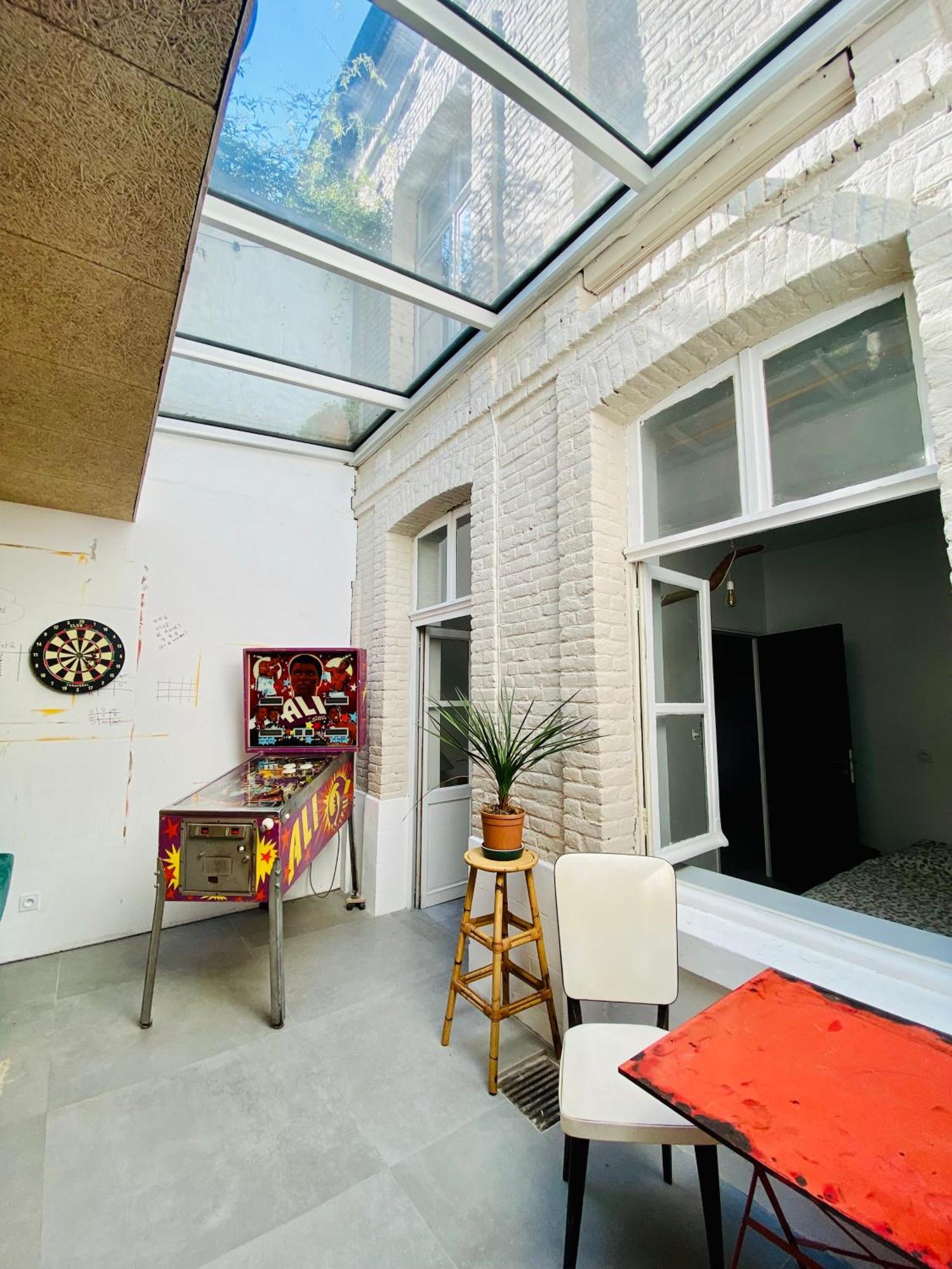 Oasis Urbaine - Spacieux Et Calme Avec Patio Лилль Экстерьер фото