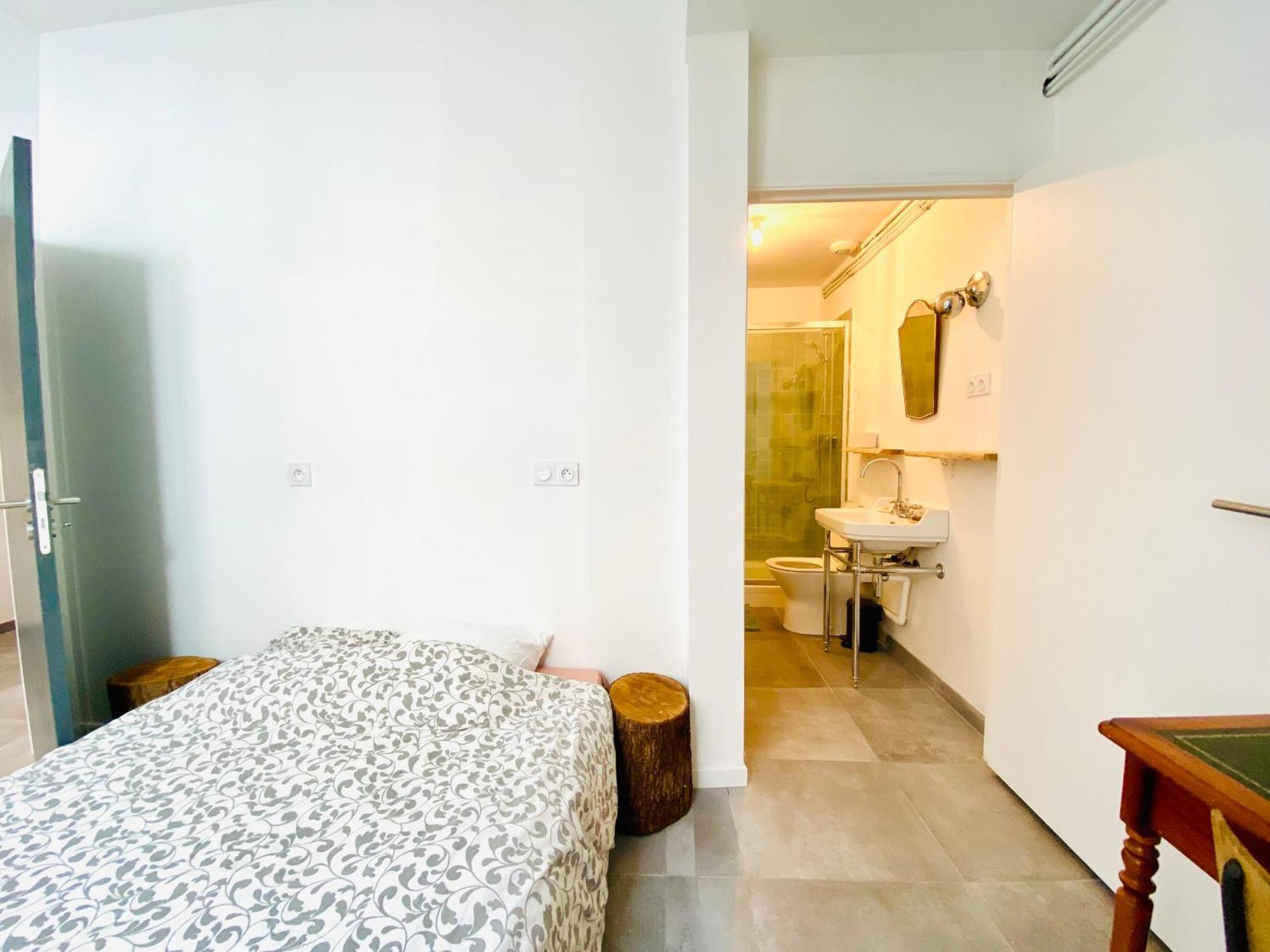 Oasis Urbaine - Spacieux Et Calme Avec Patio Лилль Экстерьер фото